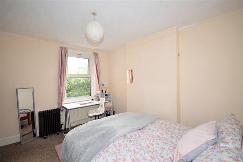 5 bedroom detached house to rent, Sedgley Road, Winton