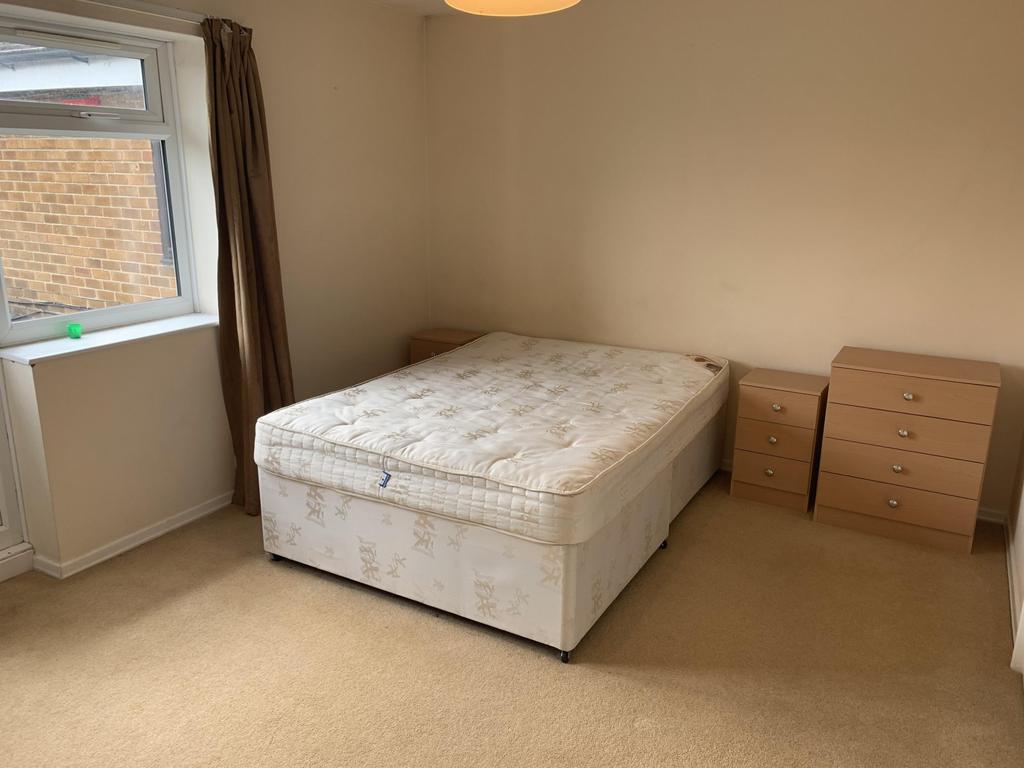 Apartment in Nottingham, Wollaton Vale - More