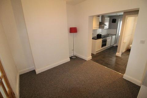 2 bedroom terraced house to rent, Bardsay Road, Walton