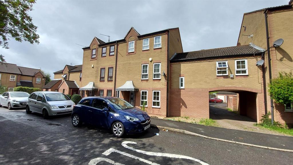 Osborne Square, City Gardens, Cardiff 4 bed townhouse £345,000