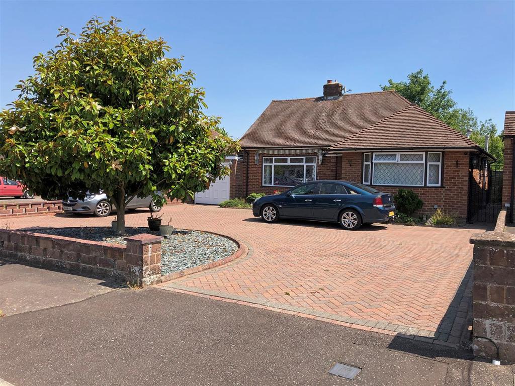 Fay Road, Horsham 2 bed detached bungalow £525,000