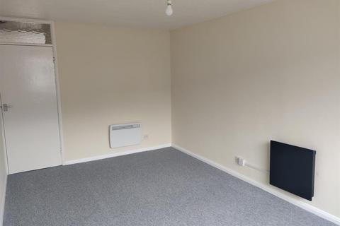 2 bedroom flat to rent - Thorgam Court, Grimsby, DN31 2EU