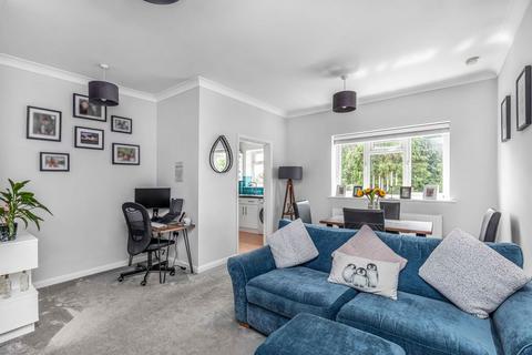 8 Ashcombe Close, Ashford, TW15 3GD