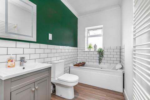 8 Ashcombe Close, Ashford, TW15 3GD
