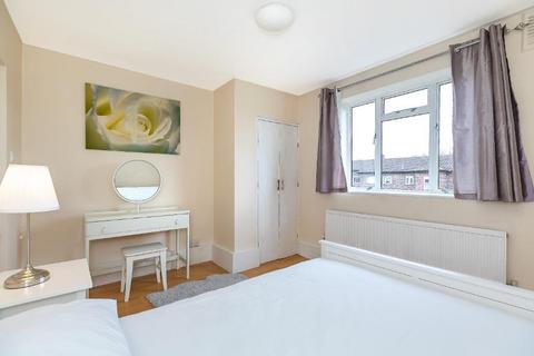 1 bedroom flat to rent, Clarendon Road, Holland Park , London, Royal Borough of Kensington and Chelsea, W11