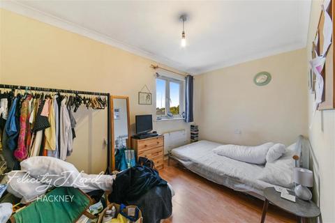 3 bedroom flat to rent - Brinkworth Way E9