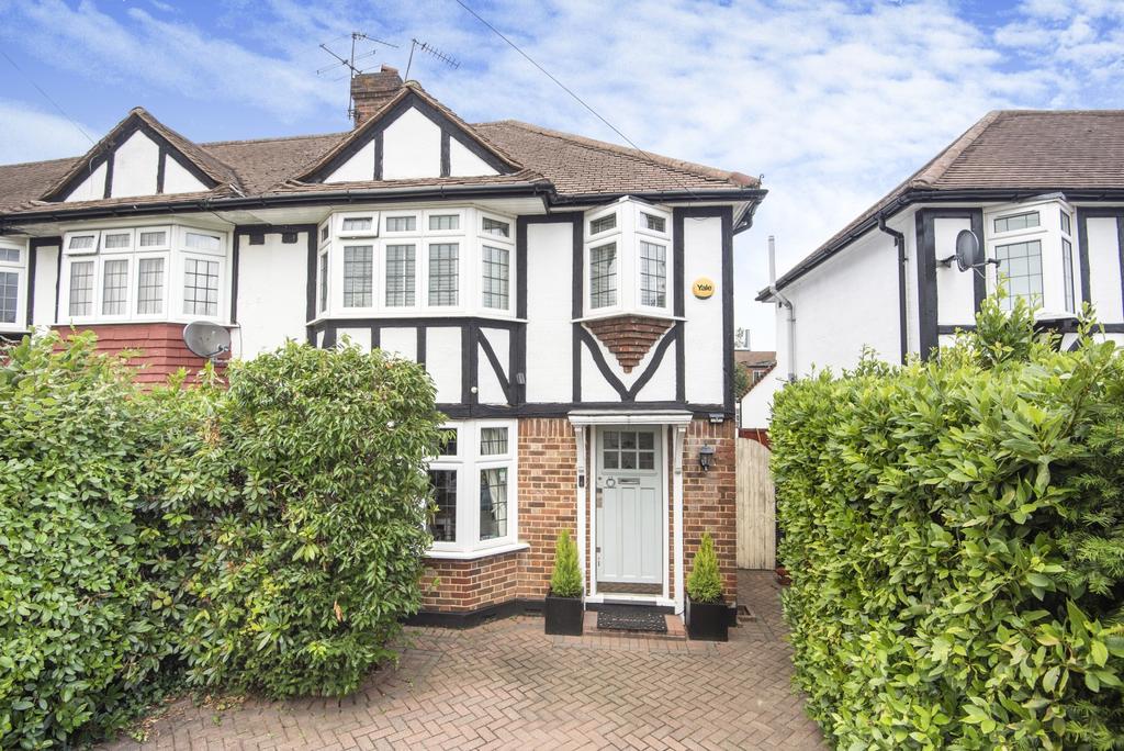 Cardinal Avenue, Kingston Upon Thames, KT2 3 bed end of terrace house