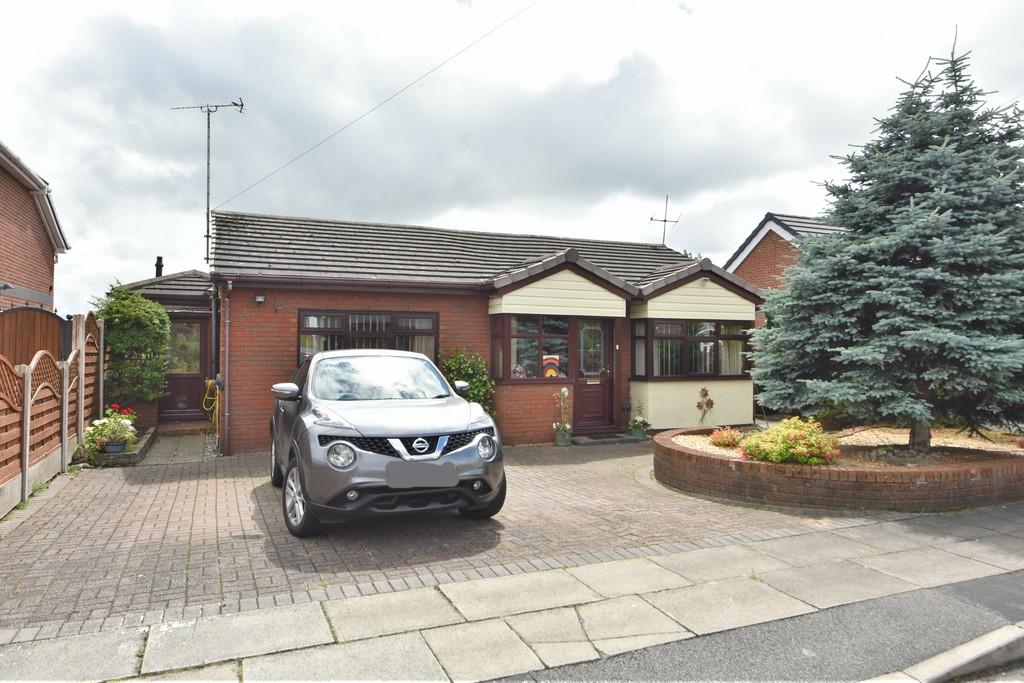 Highfield Park, Maghull 2 bed detached bungalow £280,000