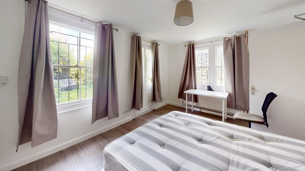 House in Oxford, Grandpont, South Oxford - More
