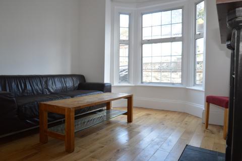 3 bedroom terraced house to rent, Purrett Road, London, SE18