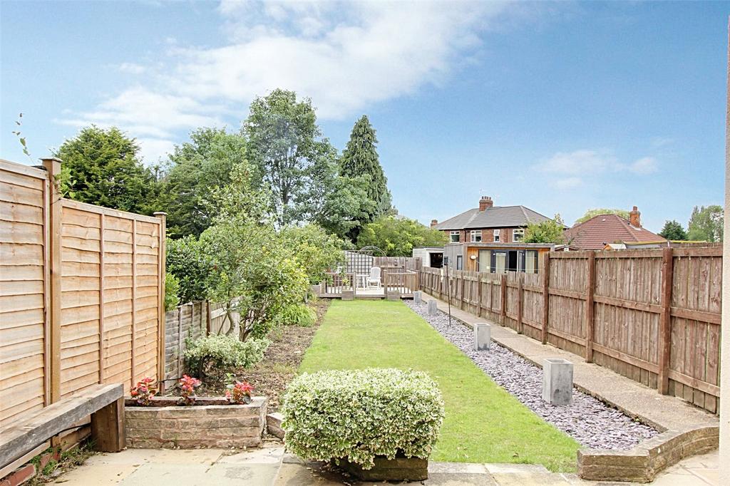 Kingston Road, Willerby, Hull, East Yorkshire, HU10 3 bed terraced