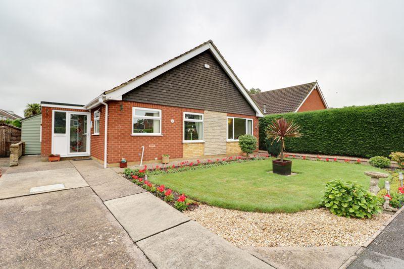 Brigg Road, Messingham 2 bed detached bungalow £195,000
