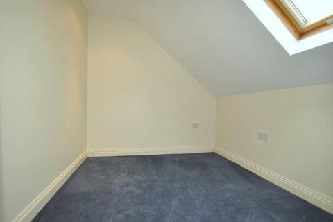 3 bedroom terraced house to rent, Sternhall Lane, London, SE15 4NT