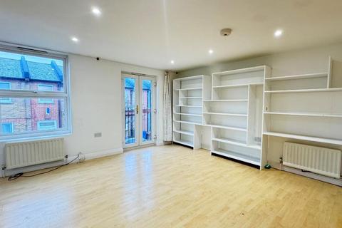 3 bedroom terraced house to rent, Sternhall Lane, London, SE15 4NT