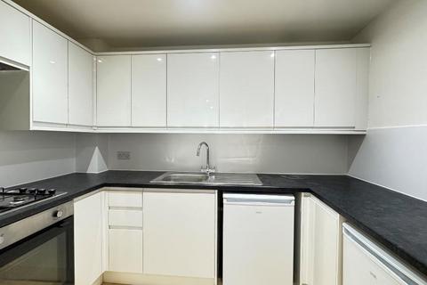 3 bedroom terraced house to rent, Sternhall Lane, London, SE15 4NT