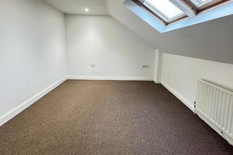 3 bedroom terraced house to rent, Sternhall Lane, London, SE15 4NT