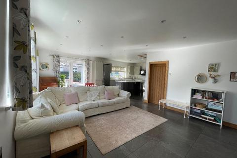 564 Limpsfield Road, Warlingham, CR6 9DS