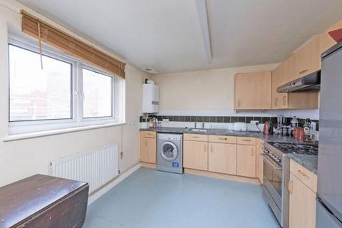 2 bedroom apartment to rent, Winders Road, Battersea SW11