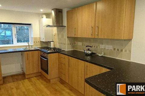 1 bedroom flat for sale, Rosebery Avenue, Hythe