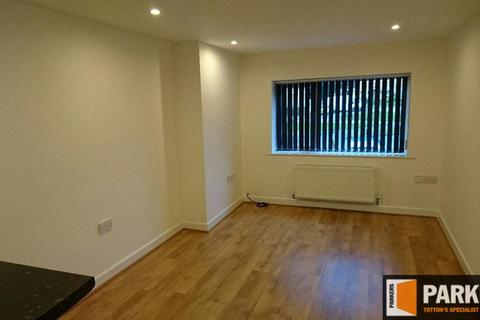 1 bedroom flat for sale, Rosebery Avenue, Hythe