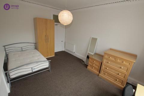 4 bedroom flat to rent, Marchmont Road, Marchmont, Edinburgh, EH9