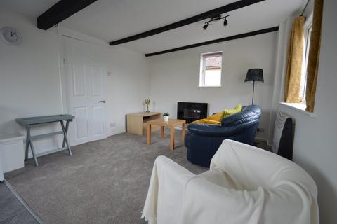 1 bedroom ground floor flat to rent, The Flat, London Road,