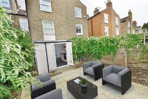 2 bedroom flat to rent, Iffley Road, London W6 0PD