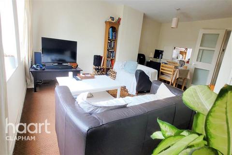 2 bedroom detached house to rent, Auckland Road, SW11