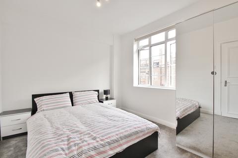 1 bedroom flat to rent, Latymer Court, Hammersmith Road, Hammersmith, W6