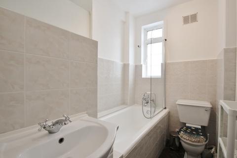 1 bedroom flat to rent, Latymer Court, Hammersmith Road, Hammersmith, W6