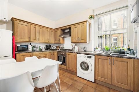 2 bedroom flat to rent, Waldemar Avenue Mansions, Fulham, London, SW6
