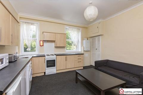 3 bedroom flat to rent, Barnton Street, Stirling FK8