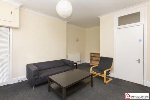 3 bedroom flat to rent, Barnton Street, Stirling FK8