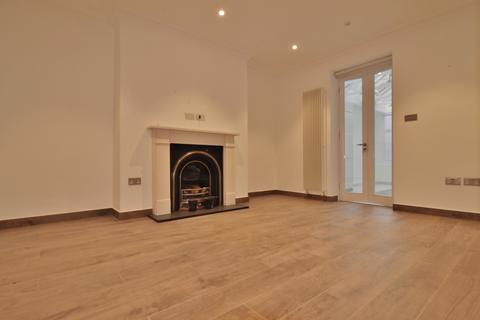 3 bedroom flat to rent, Warwick Gardens, Kensington, W14