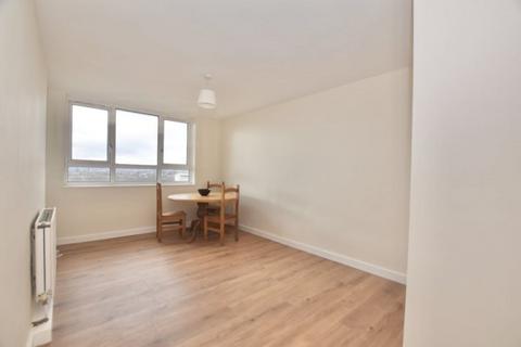 2 bedroom flat to rent, Cazenove Road, London, N16