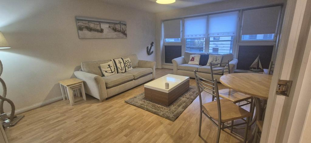 Apartment in Glasgow - View 3