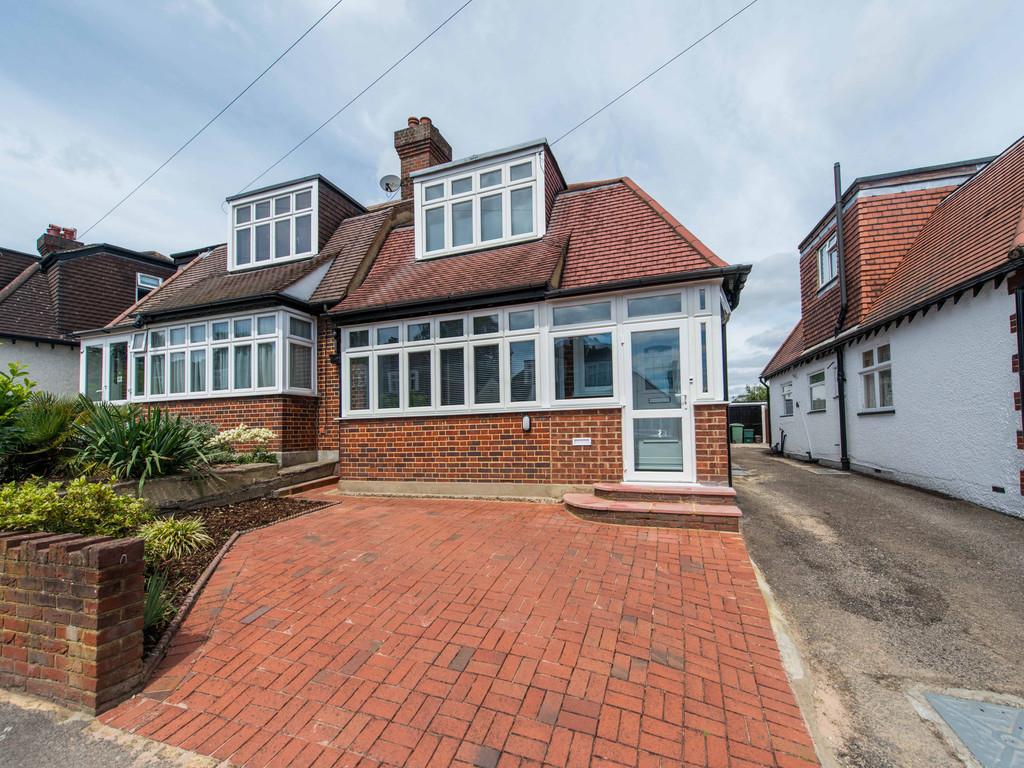 Queenswood Avenue, Wallington 2 bed semidetached bungalow £469,950