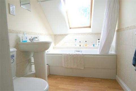 3 bedroom apartment to rent, Lawrence Cloisters, York YO10