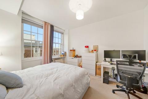 2 bedroom flat to rent, Queensway, Bayswater W2