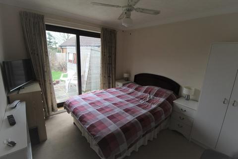 2 bedroom detached bungalow for sale - Laing Close , Bardney