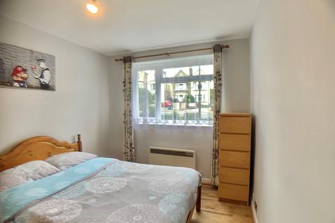 2 bedroom flat to rent - Bounds Green Road, N11
