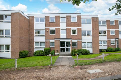 Flat 3, 30b Forest View, Chingford, London, E4 7AU