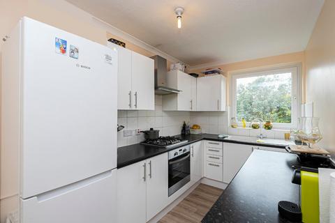 Flat 3, 30b Forest View, Chingford, London, E4 7AU