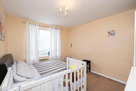 Flat 3, 30b Forest View, Chingford, London, E4 7AU
