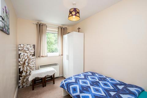 Flat 3, 30b Forest View, Chingford, London, E4 7AU