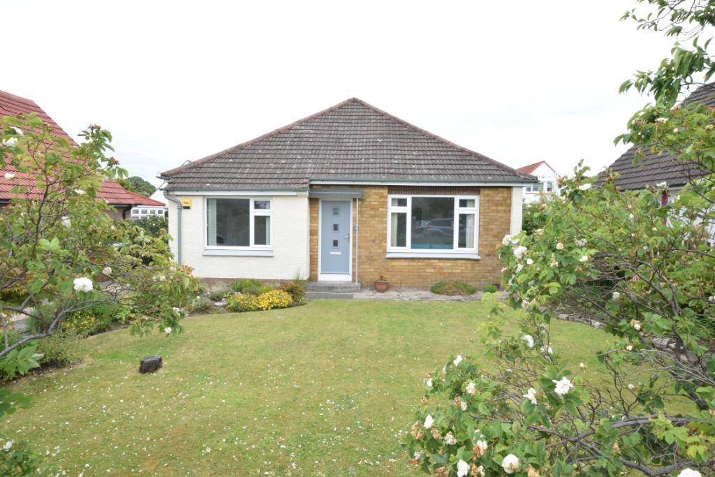 Drum Brae South, Corstorphine, Edinburgh, EH12 8TB 3 bed bungalow £