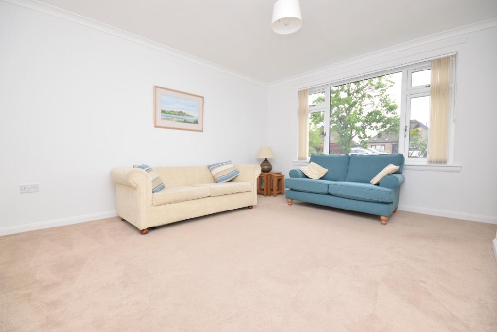 Drum Brae South, Corstorphine, Edinburgh, EH12 8TB 3 bed bungalow £