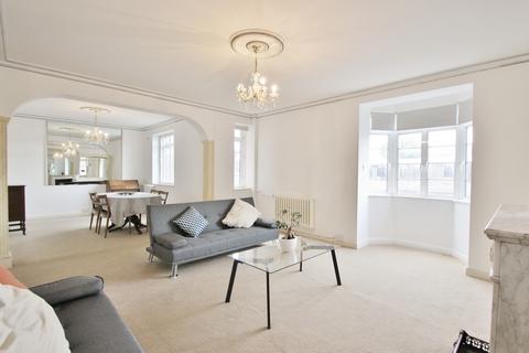 4 bedroom flat to rent, Latymer Court, Hammersmith Road, Hammersmith, W6