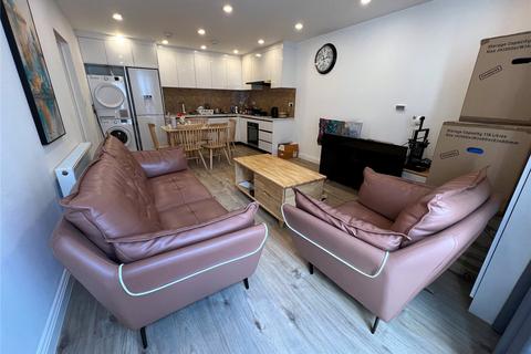 2 bedroom apartment to rent, James House, 35 Maidstone Road, London, N11