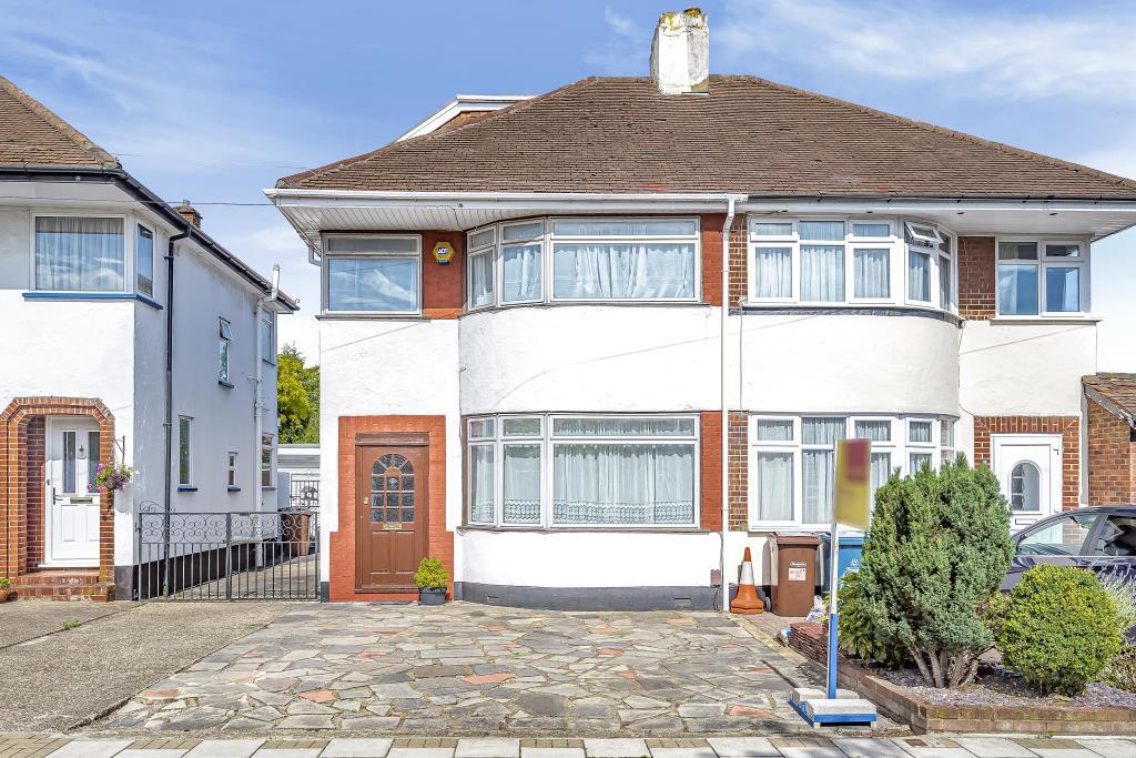 Mountbel Road, Stanmore, HA7 4 bed semidetached house £525,000
